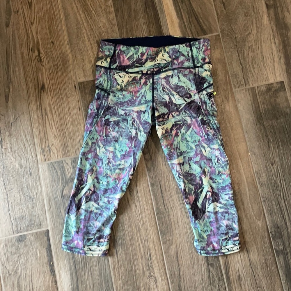 Lululemon crops